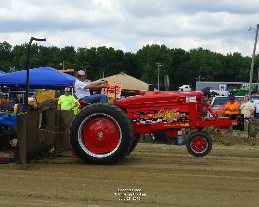 How much does it cost to build a pulling tractor Builders Villa